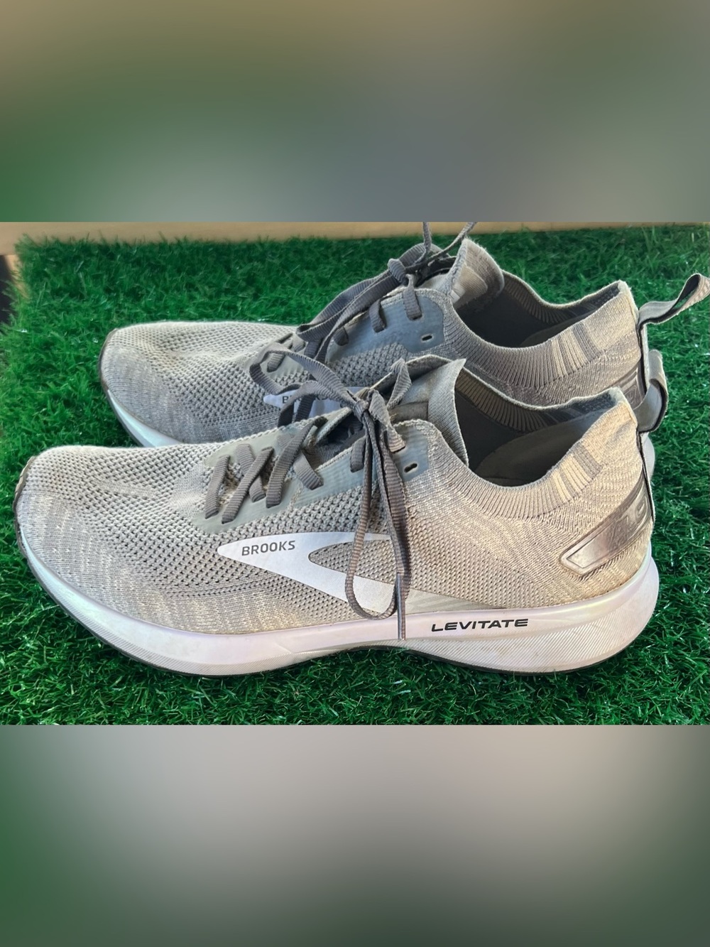 Brooks Levitate Gray Running Shoes Sneakers Size 8.5 B